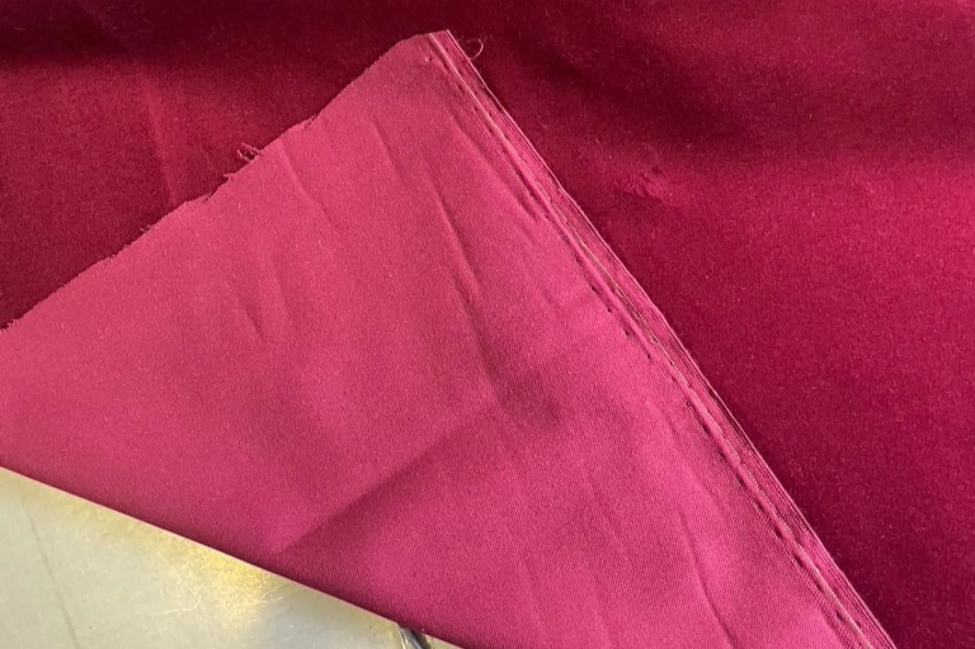 142cm wide BURGUNDY  Cotton Dressmaking Velvet / Velveteen - Light Weight - 230  gsm - 142 cms